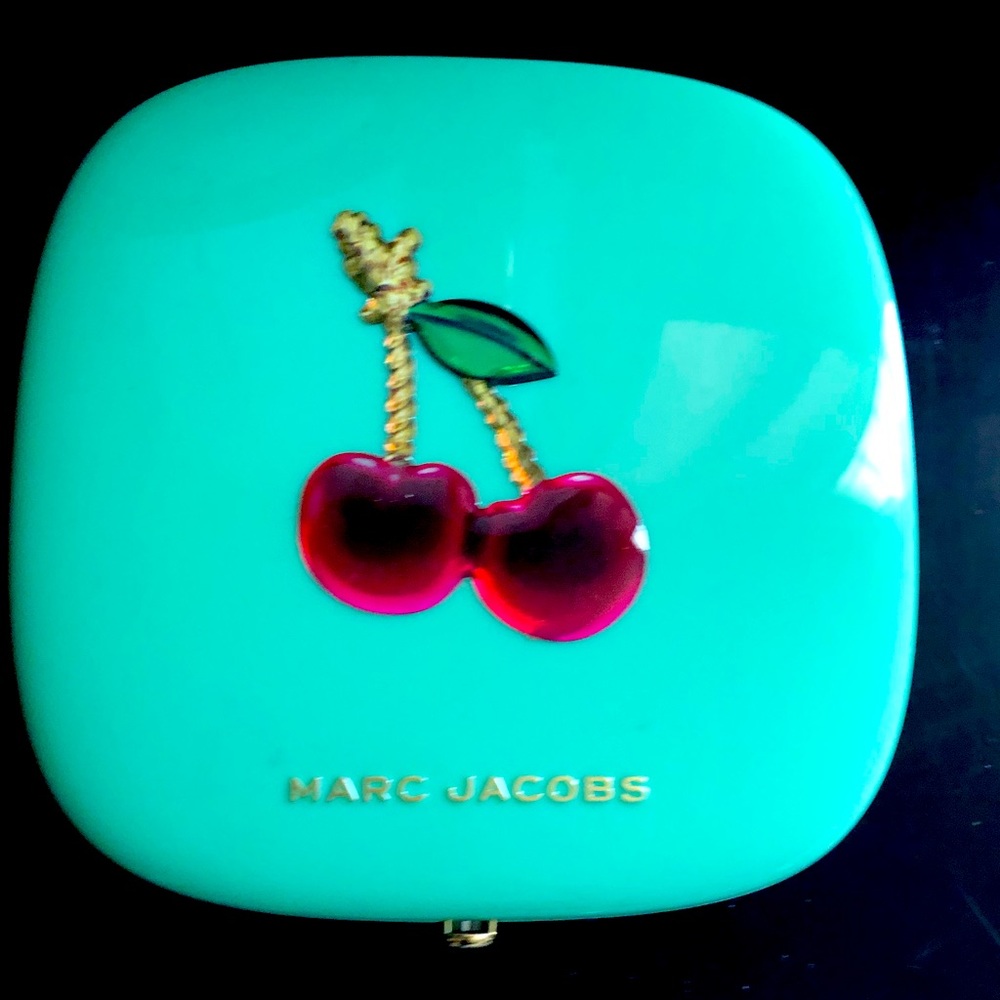 Marc Jacob’s All over luminzier